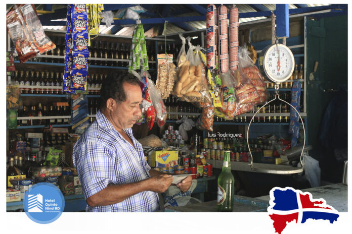 El pulpero o colmadero en República Dominicana, ente que se gana el sustento y alivia a los clientes. ofrece los productos de primera necesidad a precios asequibles.